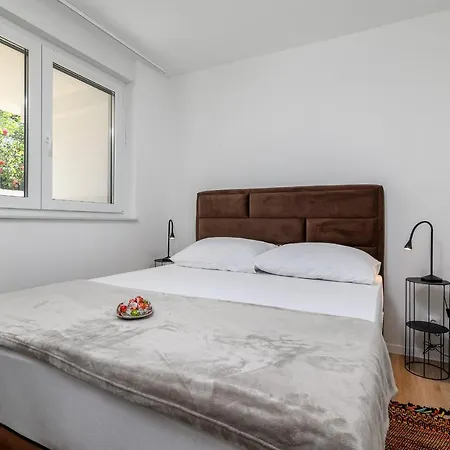 Apartament Ida *